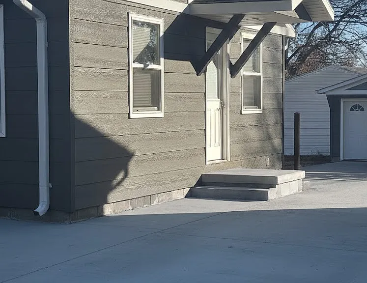 808 W 28th St — Photo 5