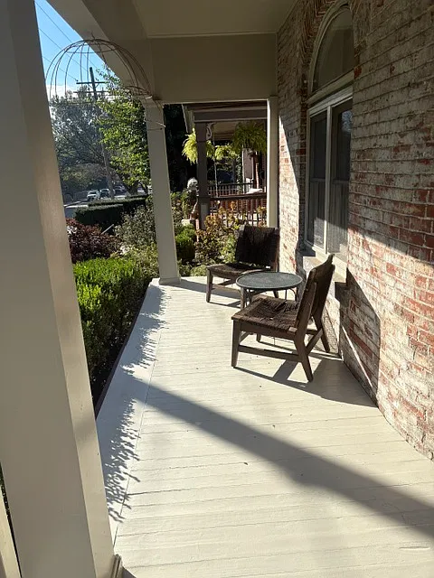 3 bed, 1.5 bath, 1800 sqft, $3,200 — Photo 2