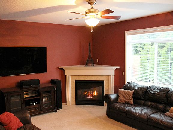 Family Room W/Gas Fireplace