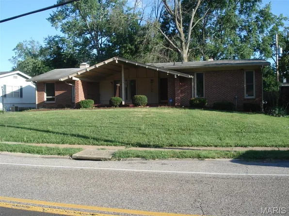 3150 Parker Rd, Florissant, MO 63033
