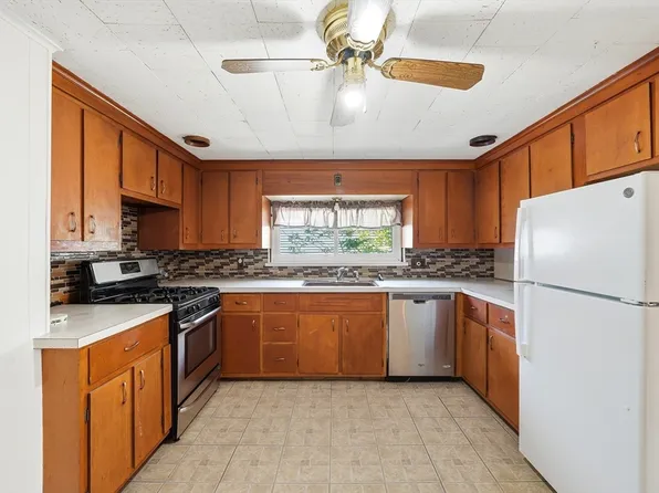 23 Edmund St #2, Malden, MA 02148