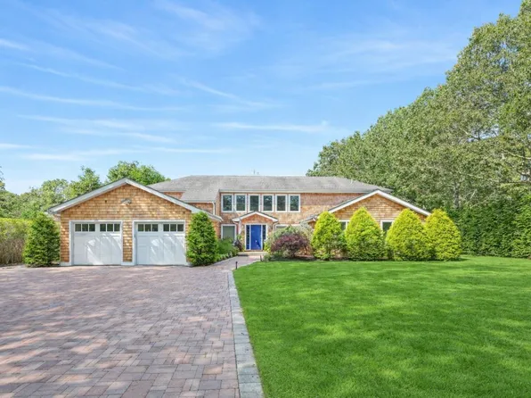 31 E Gate Rd, Wainscott, NY 11975