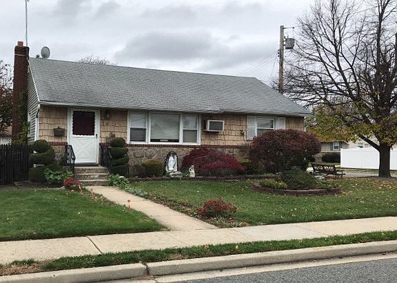 3rd image of 31 Myers Ave
