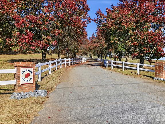 2nd image of 517 Cub Creek Rd