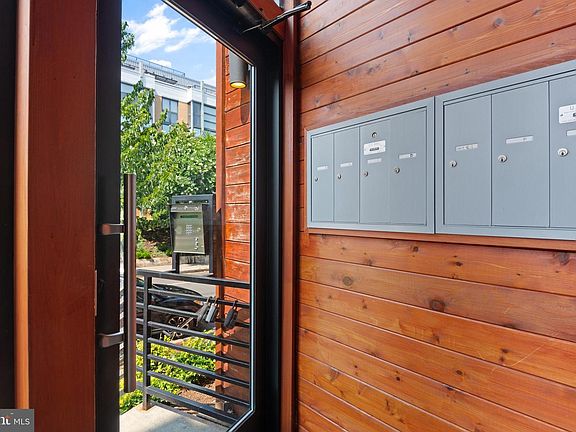 4th image of 1436 Chapin St NW #F