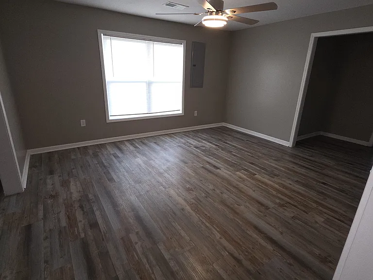 440 E Deaderick St — Photo 14