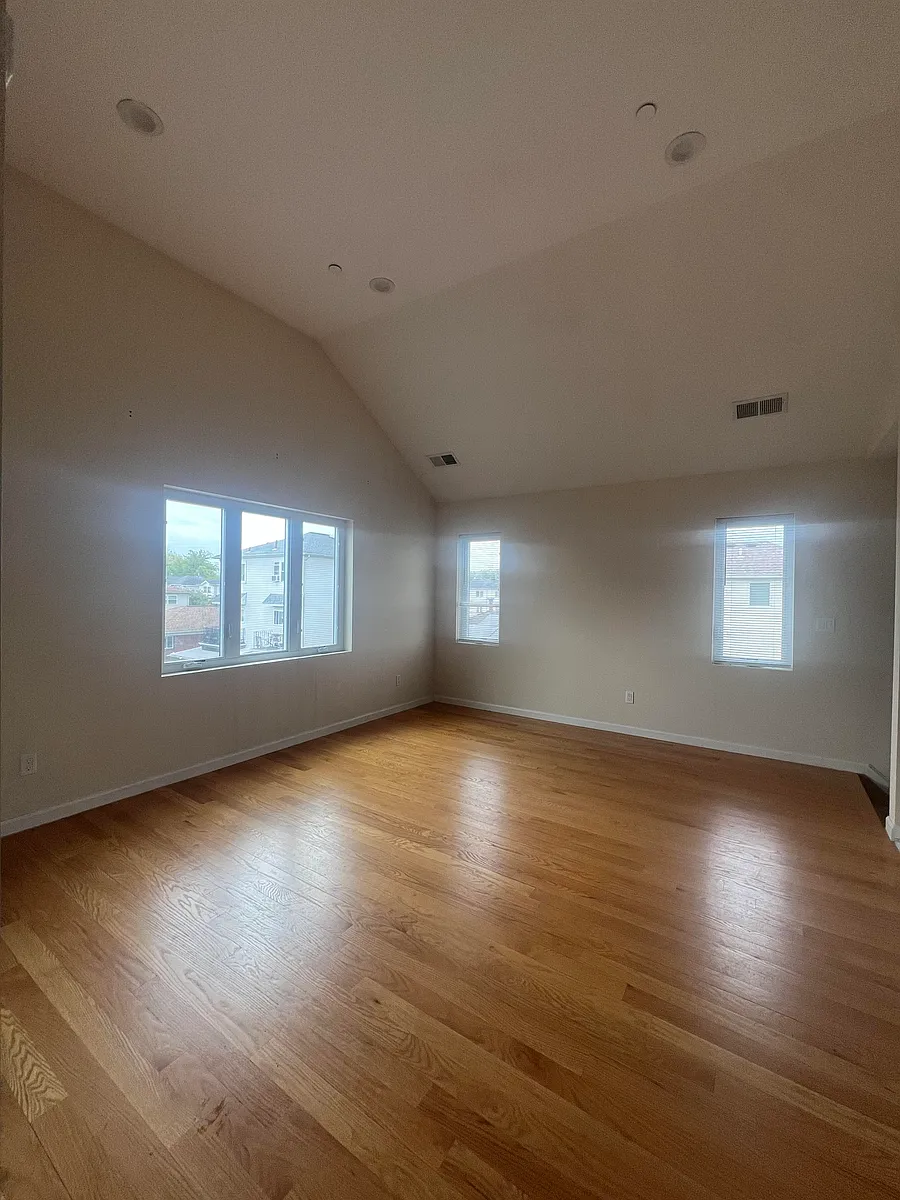 Building Photo - 126 Boundary Ave #3F