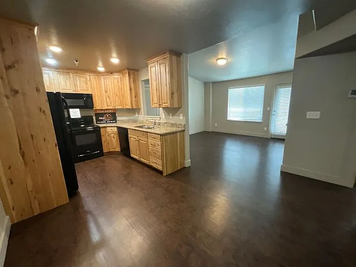 180 E 125 N #22 — Photo 6