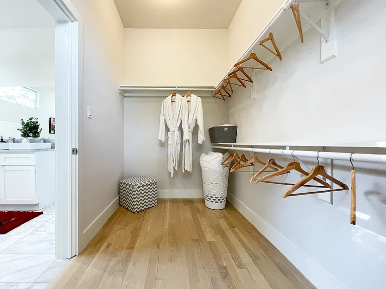 8718 Boundbrook Ave — Photo 21