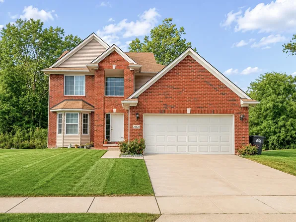 26626 Lakepointe Dr, Taylor, MI 48180