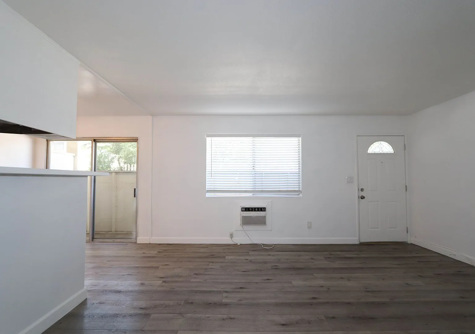 PA0460 — Photo 2