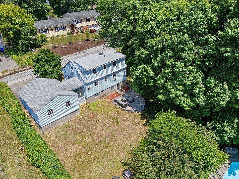 1st image of 493 Laurel Street