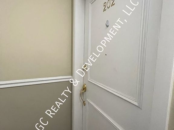 2nd image of 1247 Washington St Unit 202