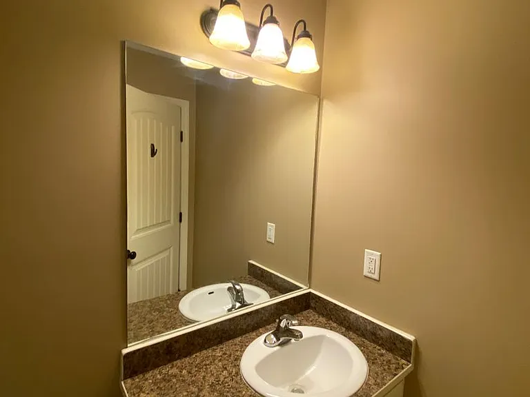 4898 Grant Dr — Photo 5