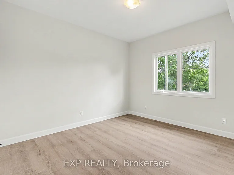 1089 Notre Dame St #6 — Photo 16