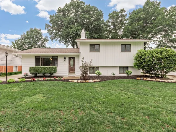 1174 Giesse Dr, Mayfield Heights, OH 44124
