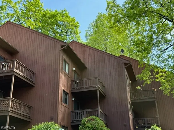 7 Deer Valley Ln #6, Vernon Twp., NJ 07462