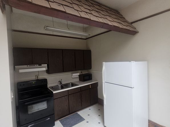 918 1/2 Ludington St #2, Escanaba, MI 49829