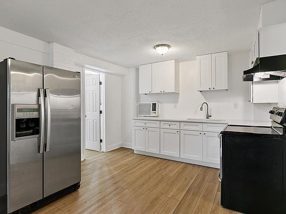 4th image of 2208 North Blvd