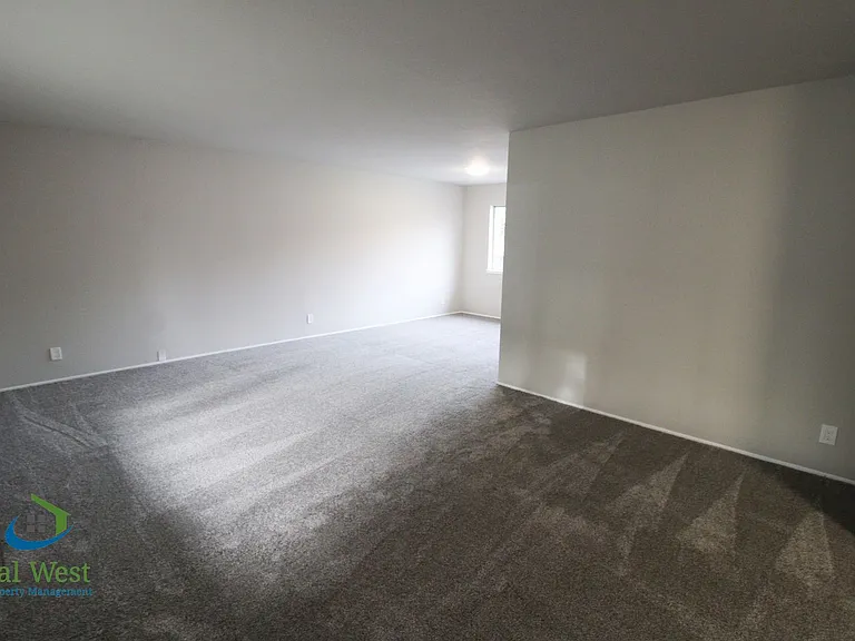 816 Glenside Dr — Photo 3