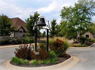 5600 S 47th St, Rogers, AR 72758