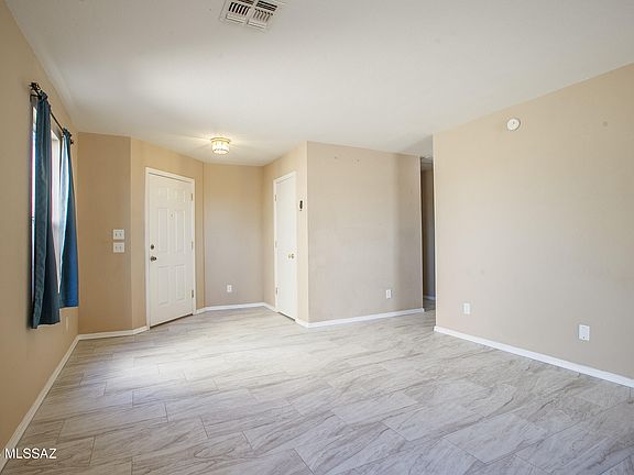 5th image of 5596 S Monrovia Ave