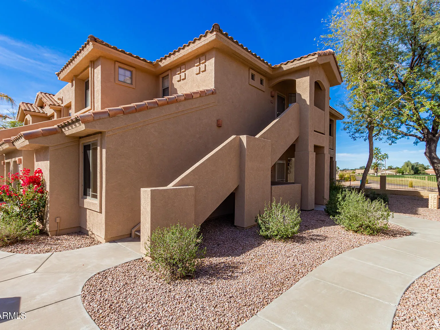 2 bed, 2.0 bath, 1293 sqft, $1,900 — Photo 3