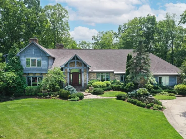 3466 Muirwood Ln, Richfield, OH 44286