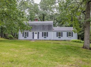 15 Ridgecrest Cir, Westfield, MA 01085