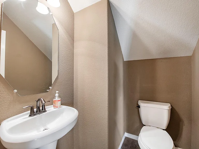 158 Rocky Point Dr — Photo 25
