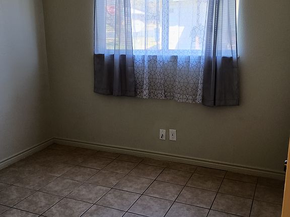 4th image of 9803 Plover Dr