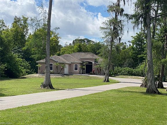 3rd image of 5040 Hawthorn Woods Way