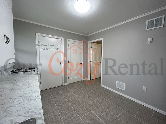 3rd image of 1591 Zener St #C1