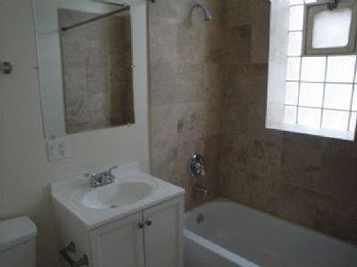 2nd image of 7307 S Oglesby Ave #3N