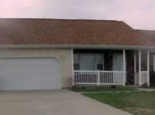 717 W 15th St, Johnston City, IL 62951