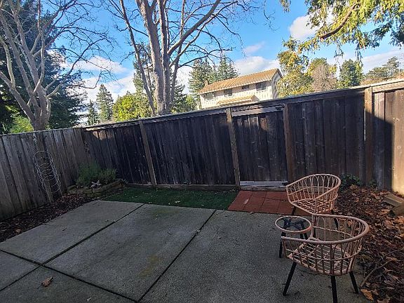 5th image of 2304 Marylyn Cir