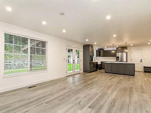 5th image of 10813 SE 299th Pl