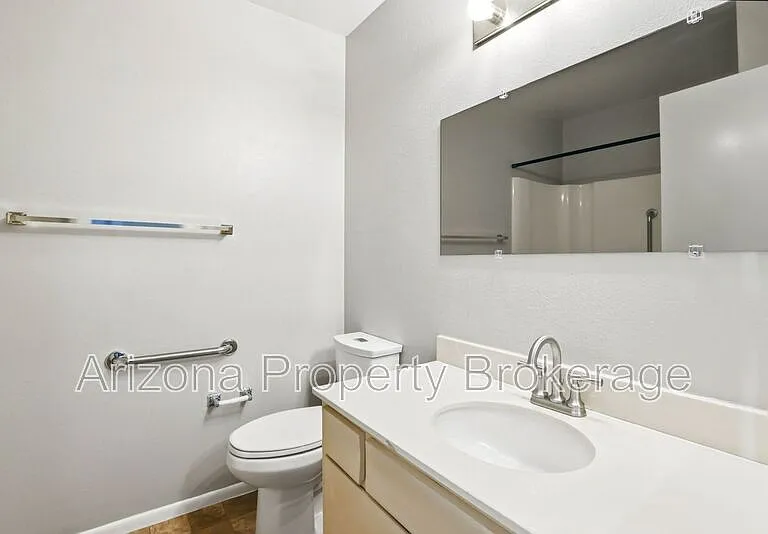 3934 E Piccadilly Rd #9 — Photo 7