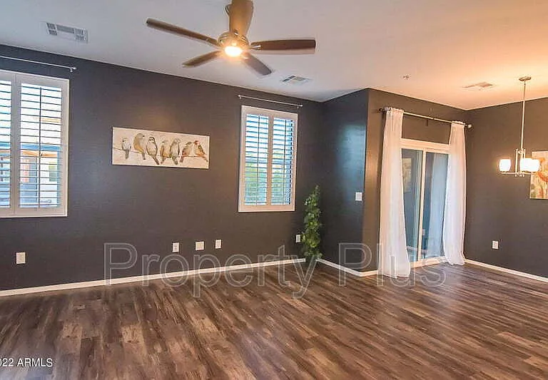 2362 E Huntington Dr — Photo 13