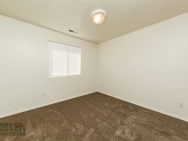 1042 N 1340 West Cir #1 — Photo 10