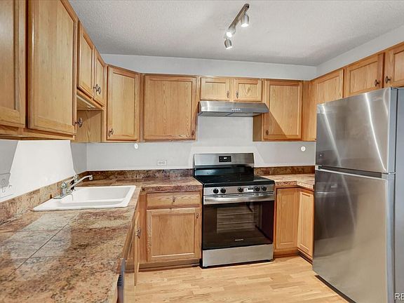 4th image of 705 S Alton Way #5B