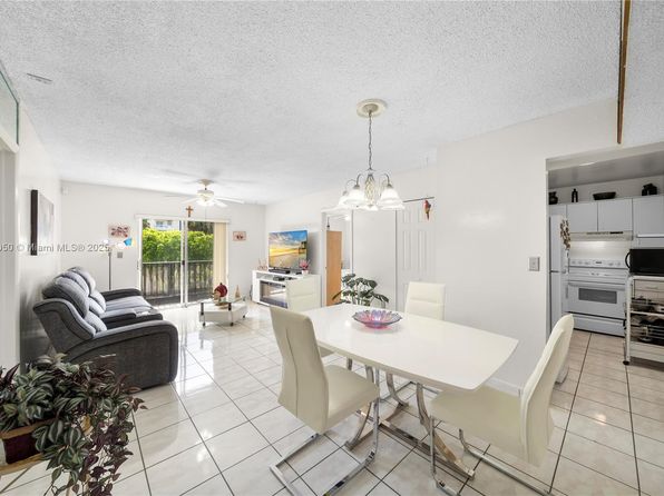 4709 NW 7th St APT 405-9