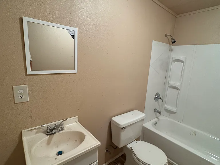 119 N Emerick St — Photo 1