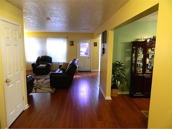 3rd image of 11551 Congressional Ln