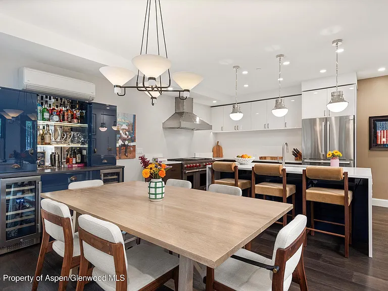 105 E Bleeker St — Photo 8