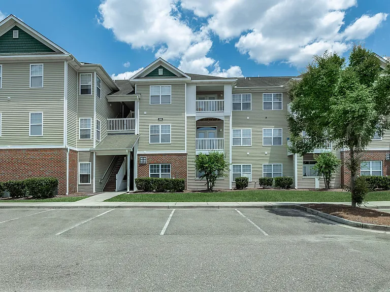 ONE, TWO AND THREE BEDROOM APARTMENTS FOR RENT IN LADSON, SC