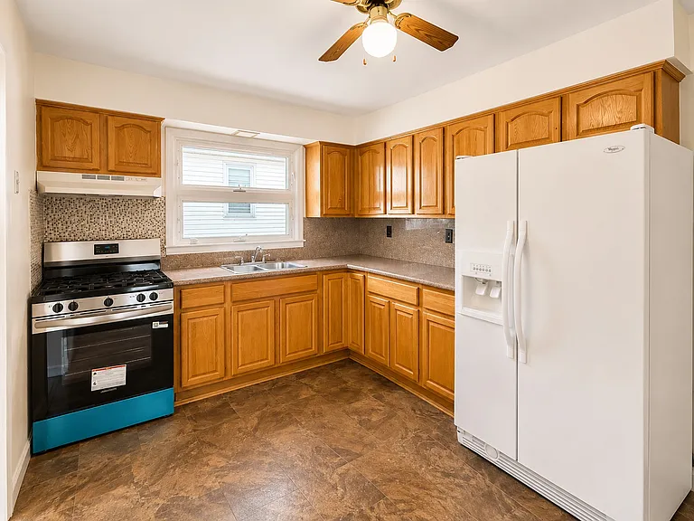 124 Kelvin Ave #2 — Photo 8