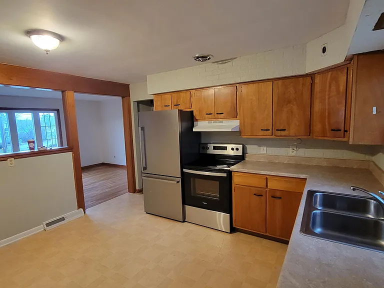 43 Young Ave #LEFT — Photo 8