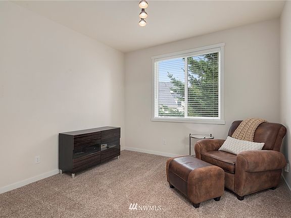 3rd image of 1887 12th Avenue NE