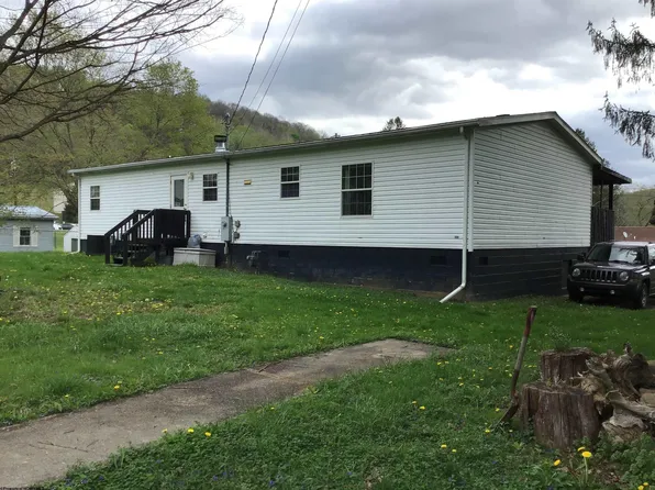 407 Gall St, Philippi, WV 26416